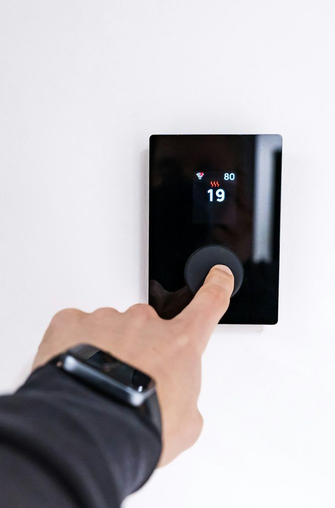 Setting the temperature on a smart thermostat